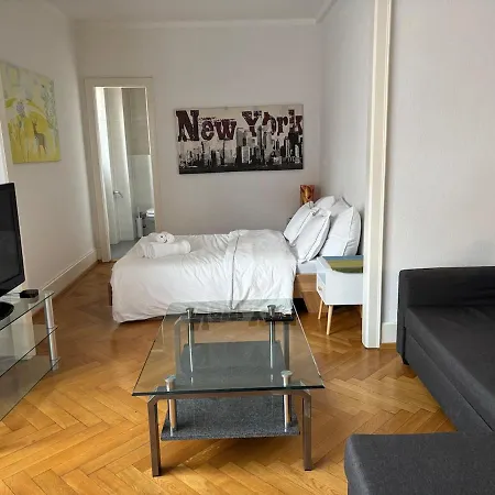 6 Minutes Walking From Railway Station Daire