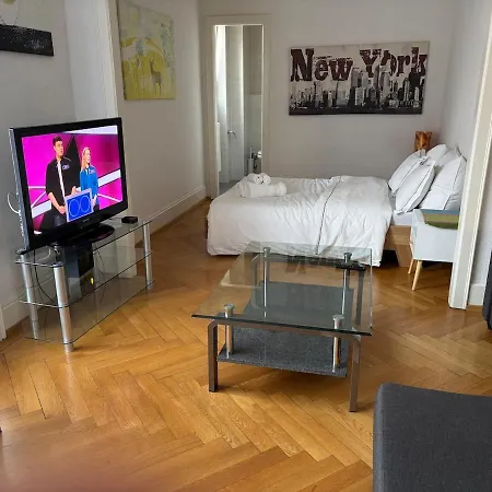 6 Minutes Walking From Railway Station Daire