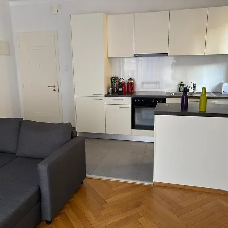 6 Minutes Walking From Railway Station Daire *