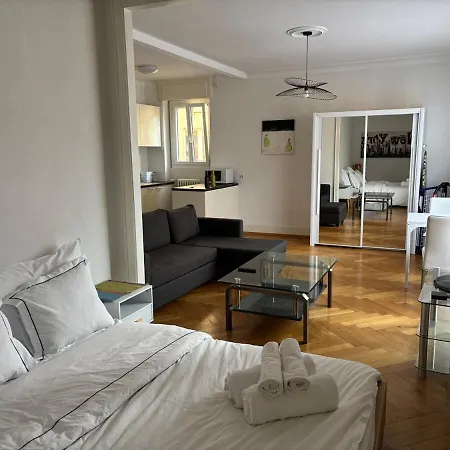 Daire 6 Minutes Walking From Railway Station *