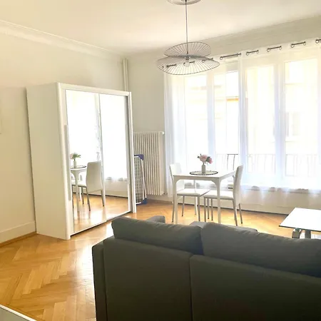 6 Minutes Walking From Railway Station Daire