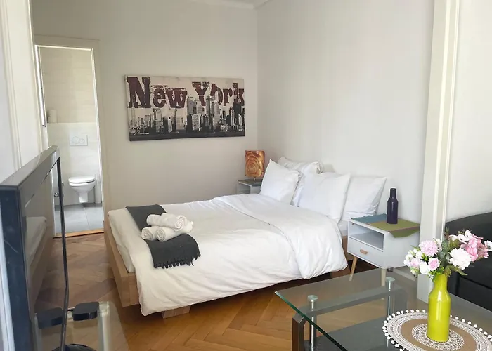 6 Minutes Walking From Railway Station Appartamento *